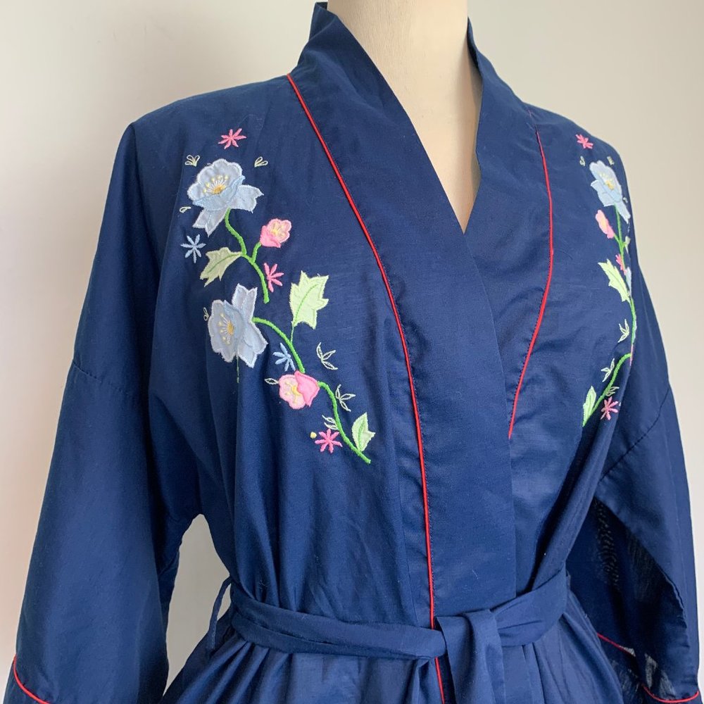 VTG Embroidered Blue Kimono Short Robe - Picture 2 of 5